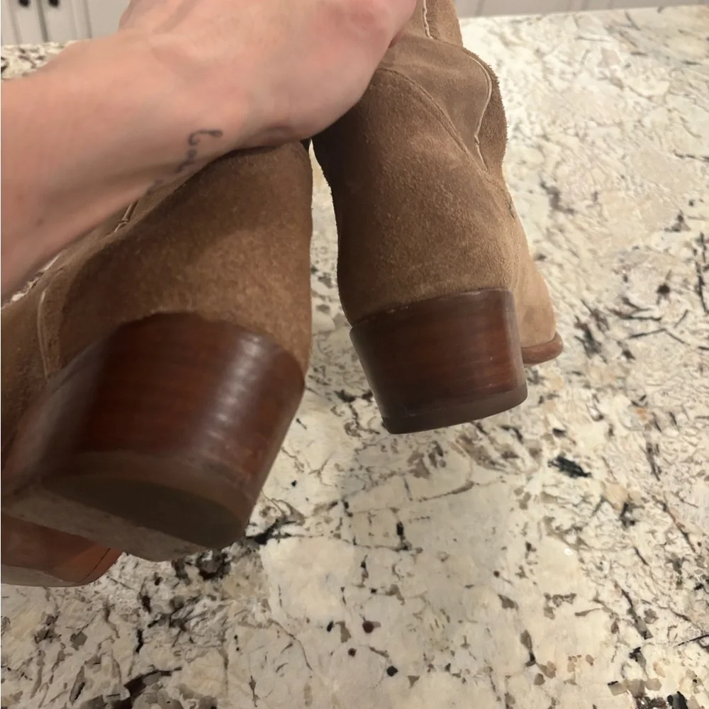 Frye Women's Carson Suede Boots, size 8
